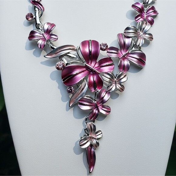 Pink and silver Butterfly Flower choker necklace with earrings, NWOT - Picture 1 of 5